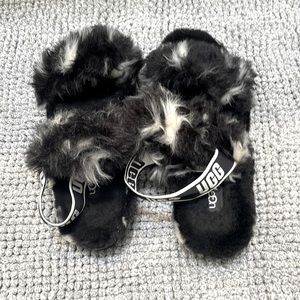 Ugh oh yeah spots animal print fur slides